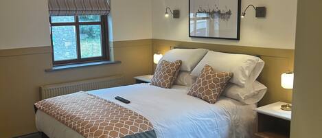 Basic-Doppel- oder -Zweibettzimmer | Bügeleisen/Bügelbrett, kostenloses WLAN