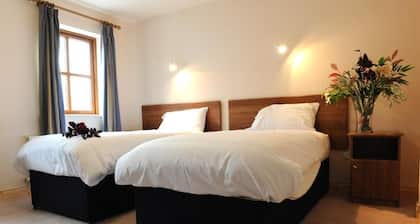Dalys Inn