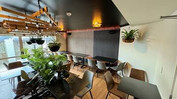 Petit déjeuner préparé sur commande servi tous les jours en supplément