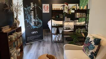 Couples treatment room(s), body treatments, aromatherapy