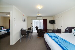 Apartment, 1 Bedroom, Ground Floor, Spa Bath | 1 bedroom, premium bedding, minibar, in-room safe