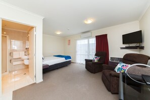 Classic Studio | 1 bedroom, premium bedding, minibar, in-room safe