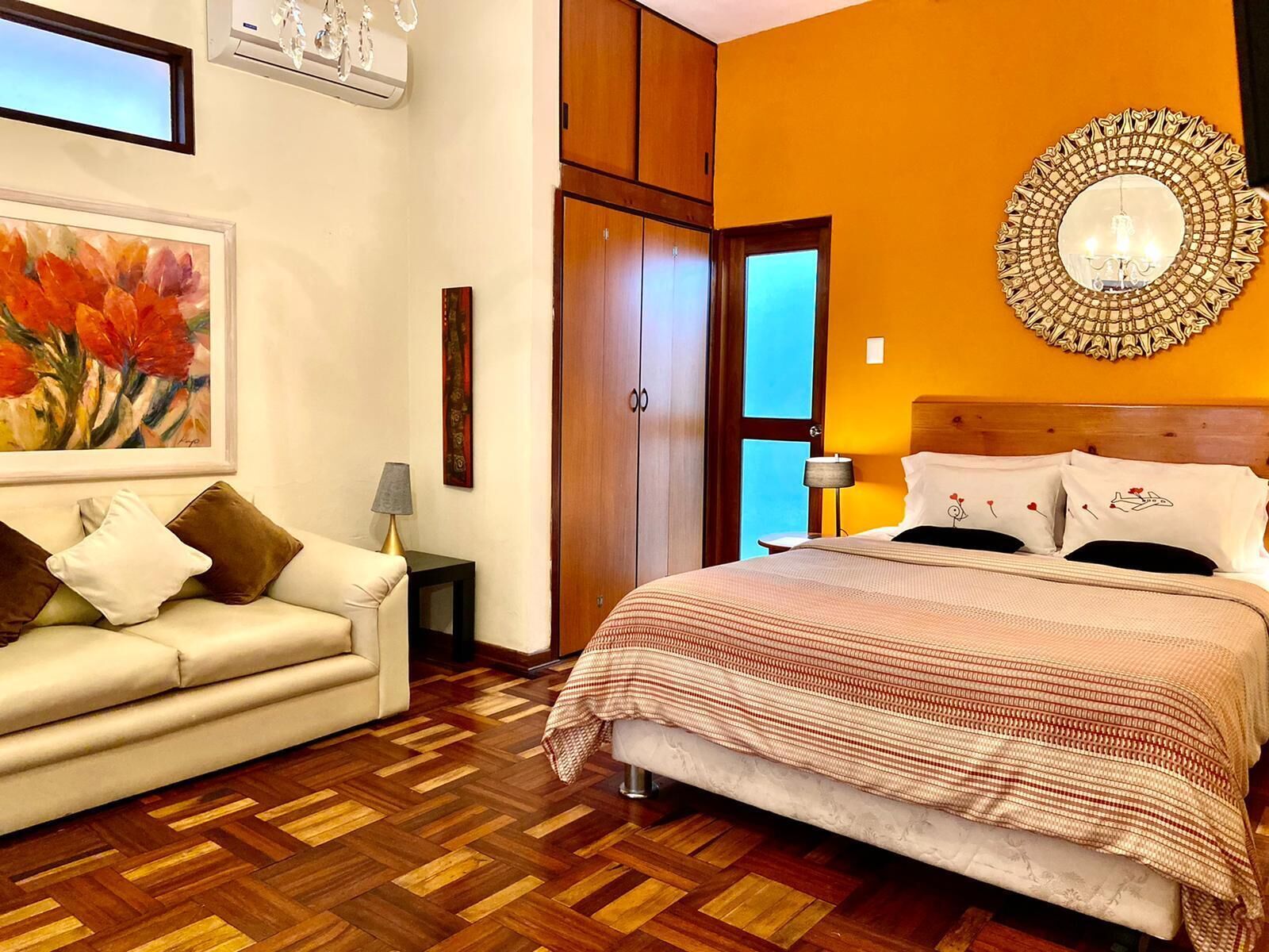 Executive appartement | Lakens van Egyptisch katoen, luxe beddengoed, een kluis op de kamer