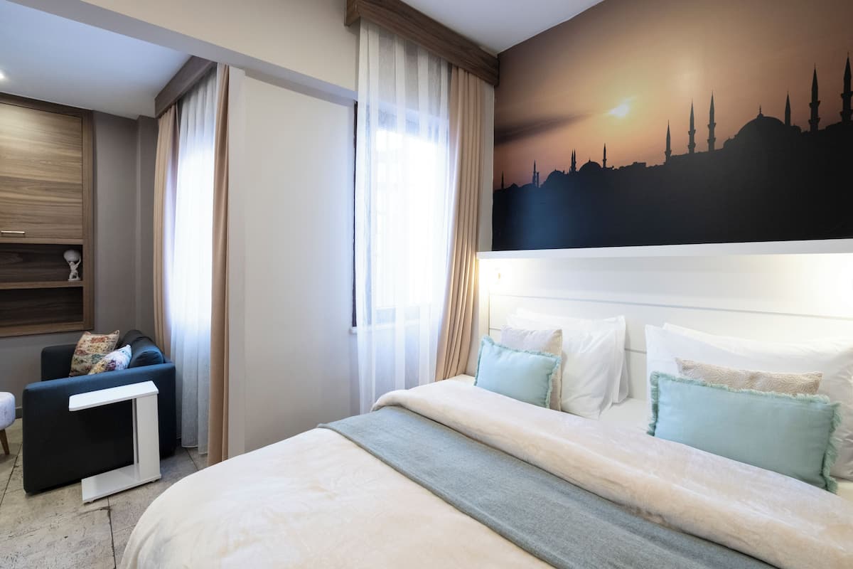 Family Room | Premium bedding, down duvets, minibar, in-room safe