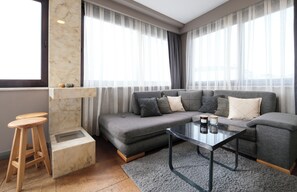 豪華雙人房, 1 張加大雙人床, 海景 | 高級寢具、羽絨被、迷你吧贈品、房內夾萬