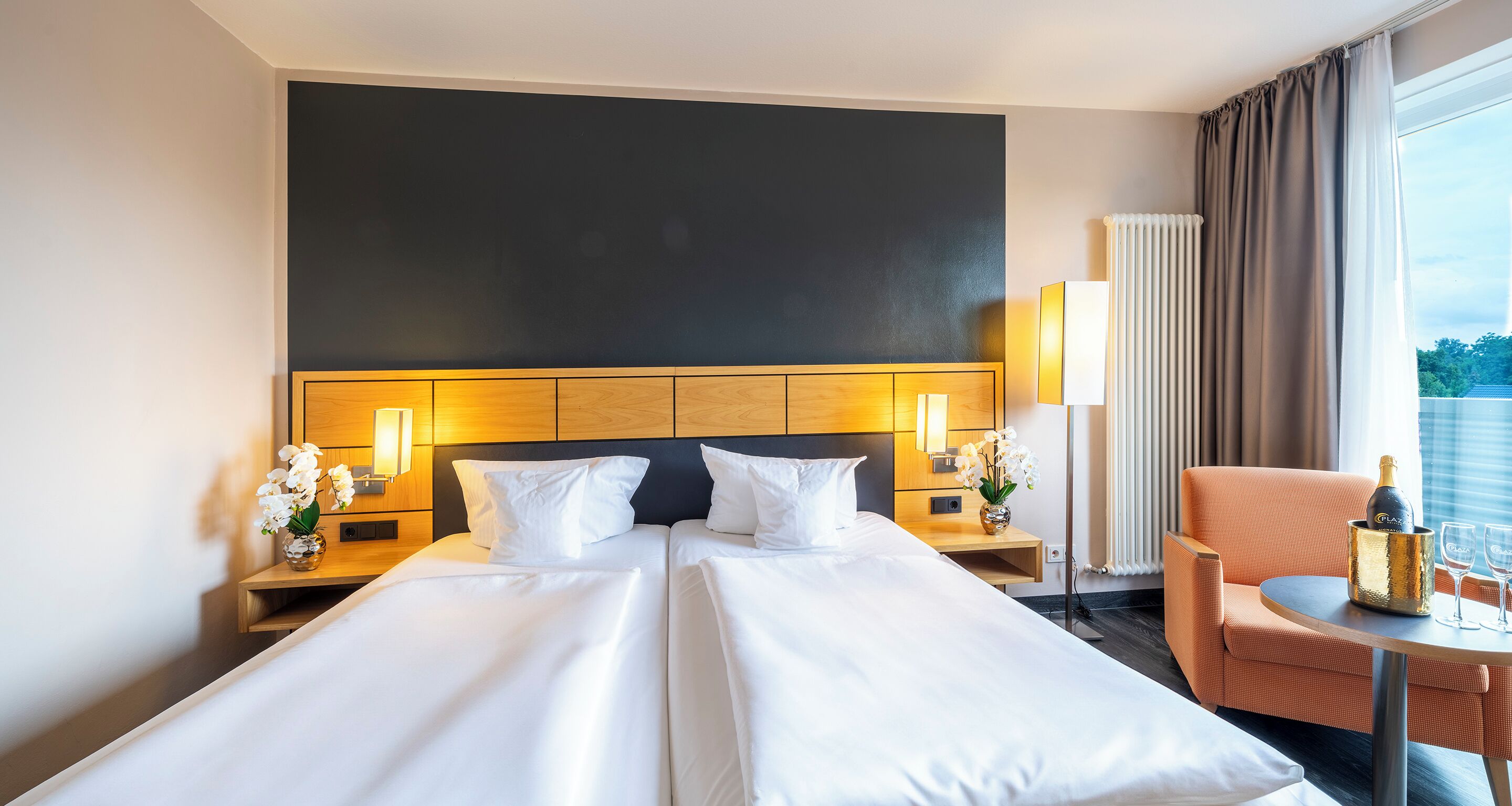 Comfort double room with balcony | Roupas de cama antialérgicas, frigobar, cofres nos quartos, escrivaninha