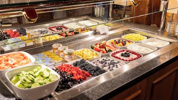 Breakfast and dinner served, local cuisine