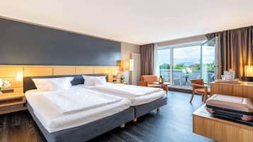 Comfort Room, 1 Double Bed, Balcony (Converts to 2 Twin Beds;Larger Room) | Hypo-allergenic bedding, minibar, desk, free cribs/infant beds