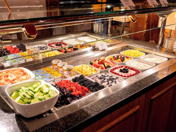 Desayuno buffet todos los días (EUR 17.00 por persona) 