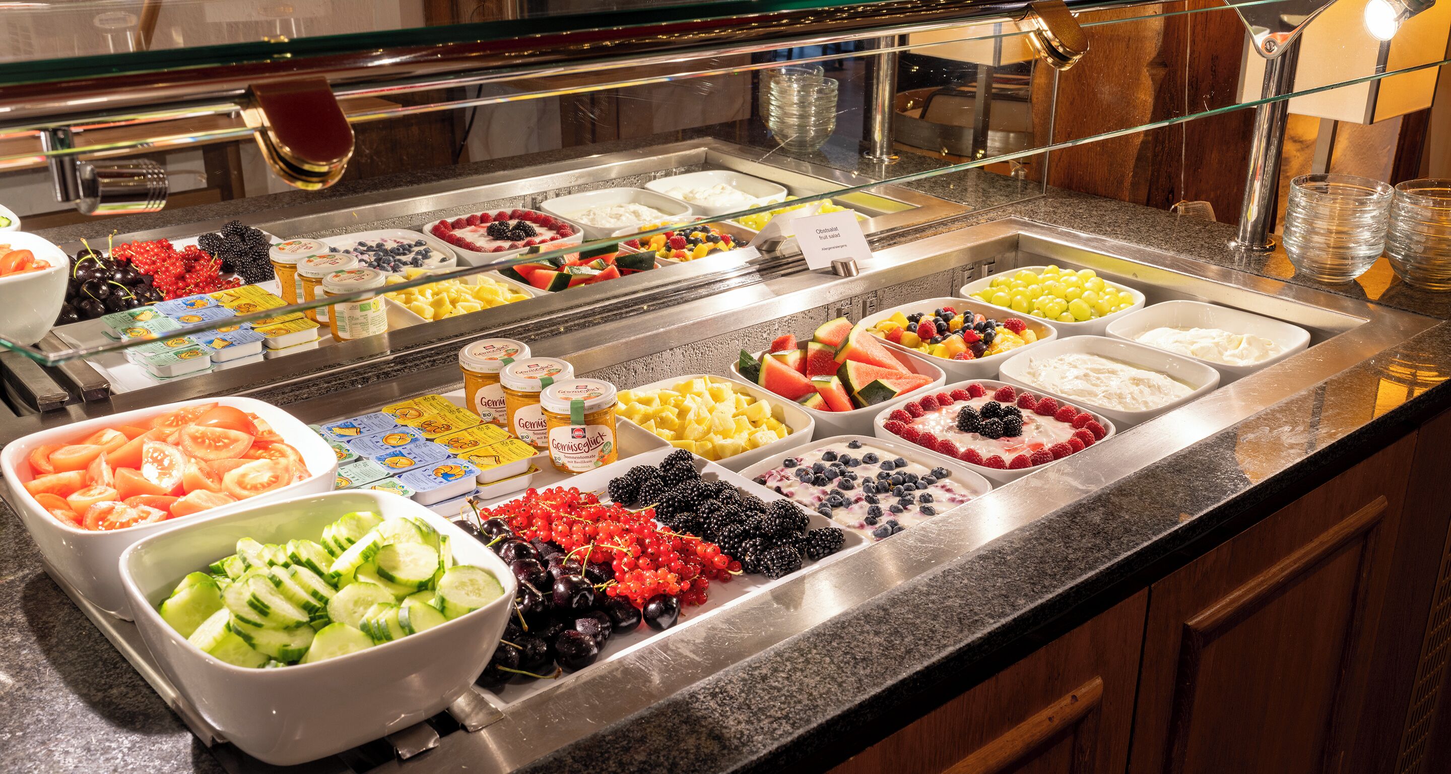 Tägliches Frühstücksbuffet gegen Gebühr