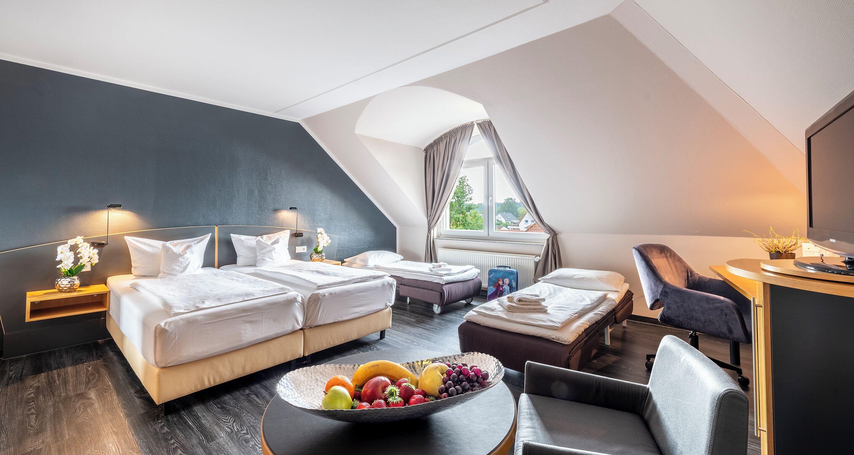 Estudi familiar | Roba de llit hipoal·lergògena, minibar i caixa forta a l'habitació 