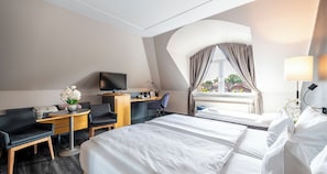 Family room for 2 to 3 adults | Ropa de cama hipoalergénica y minibar