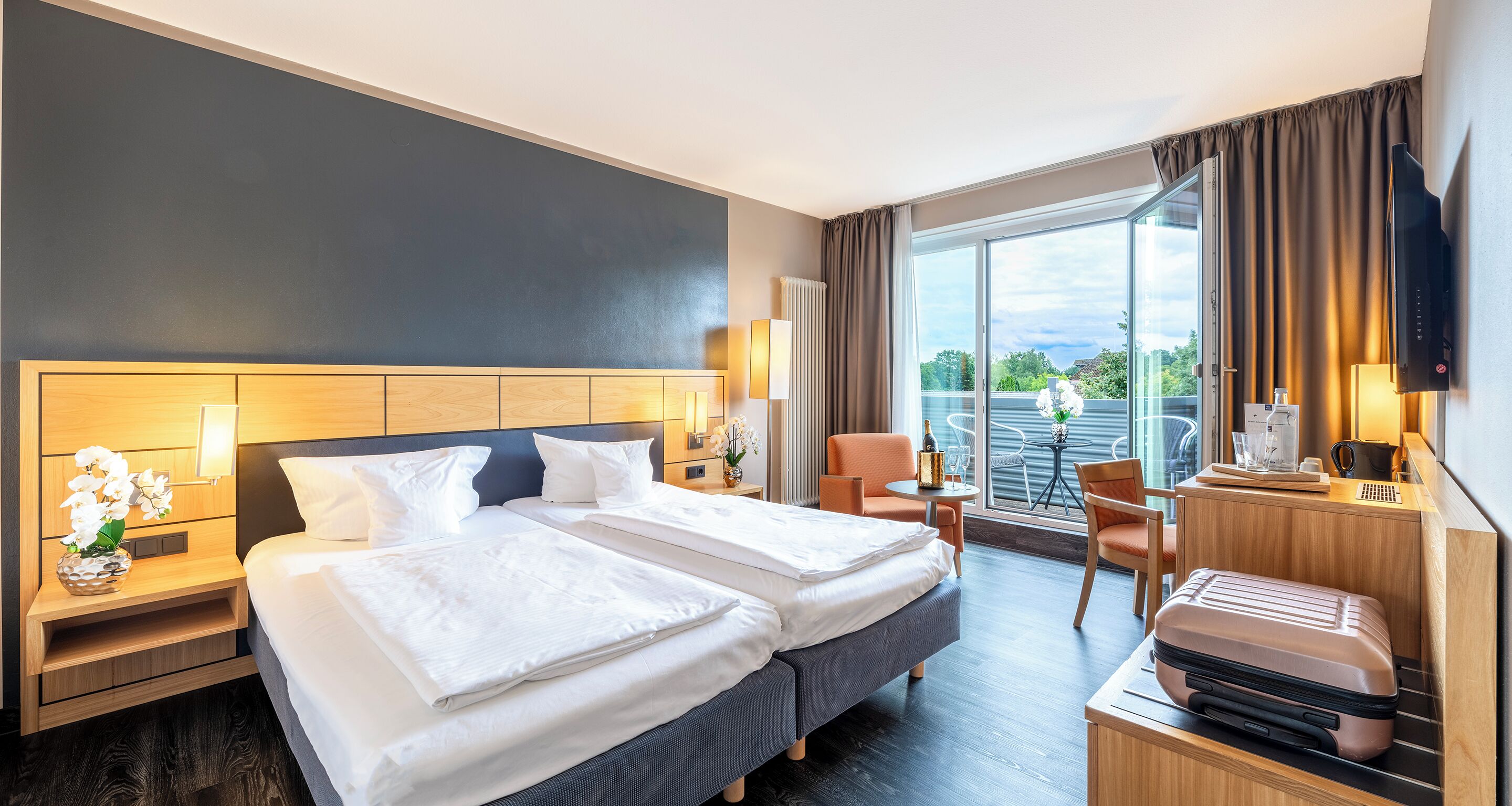 Habitació doble | Roba de llit hipoal·lergògena, minibar i caixa forta a l'habitació 