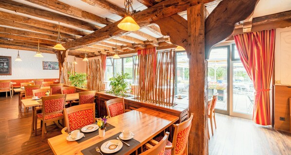 Esmorzar diari d'estil bufet (17.00 EUR per persona) 