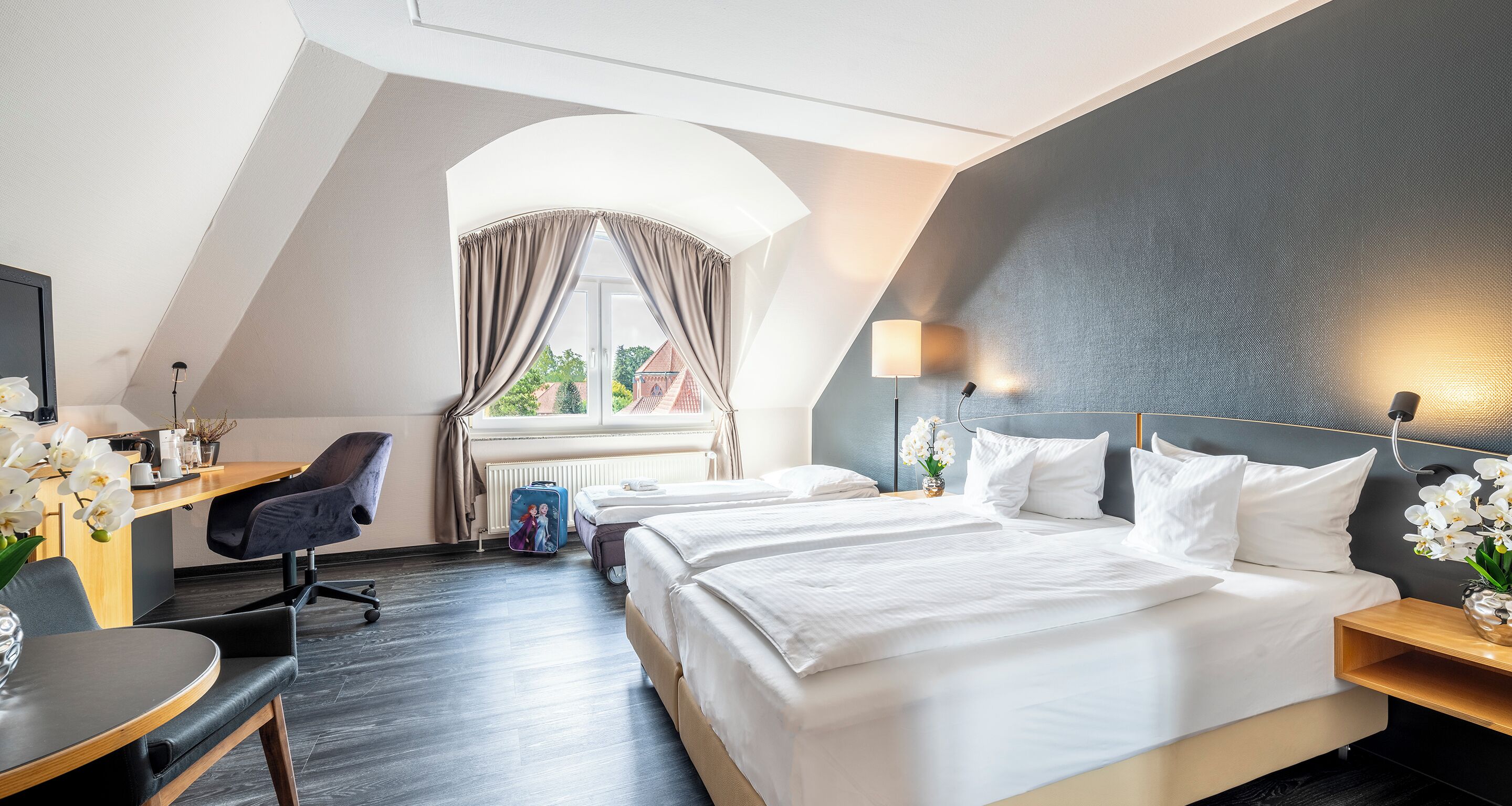 Familienzimmer für 2 bis 3 Erwachsene | Allergikerbettwaren, Minibar, Zimmersafe, Schreibtisch