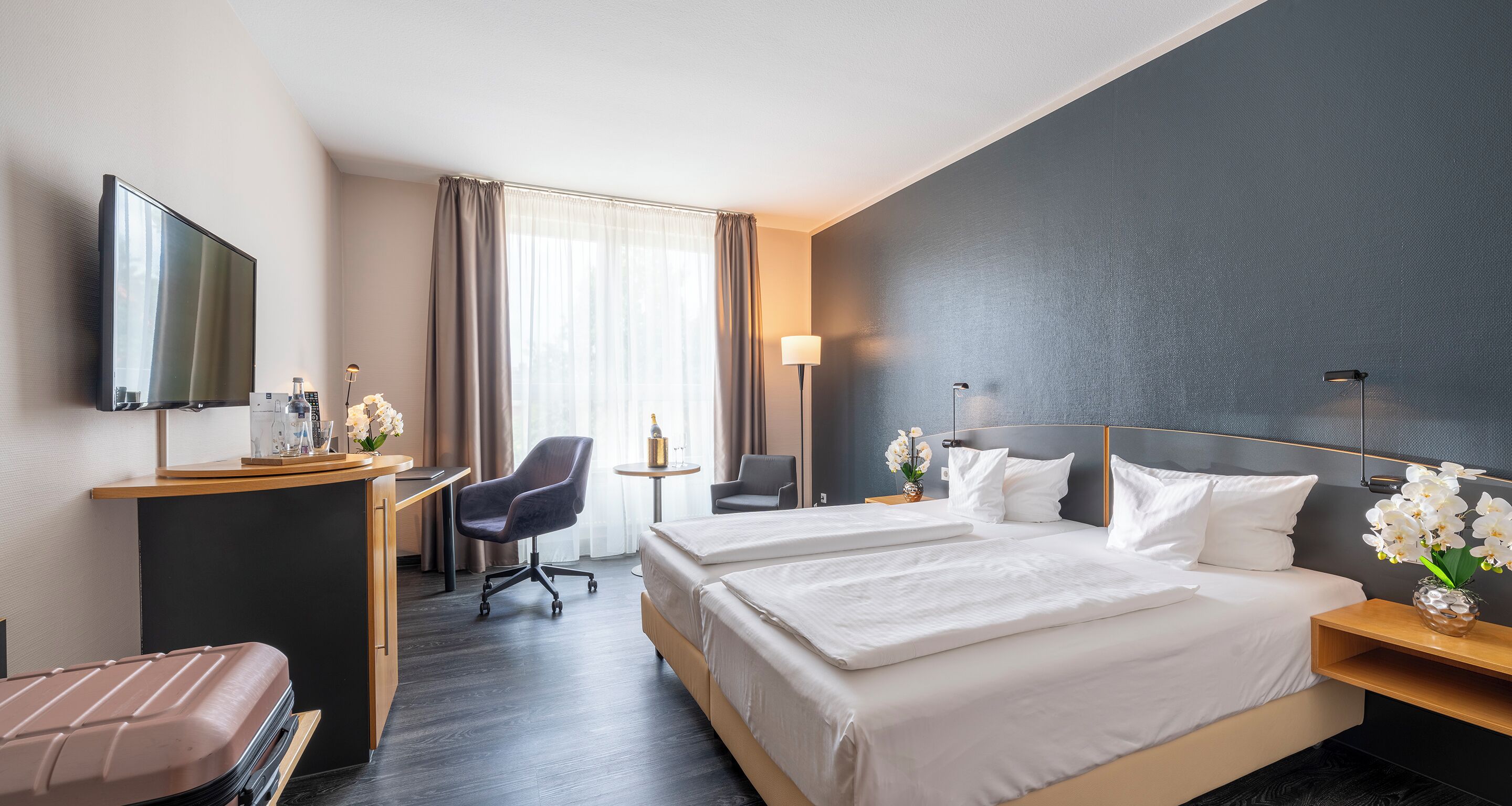 Habitació doble Comfort | Roba de llit hipoal·lergògena, minibar i caixa forta a l'habitació 