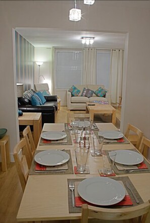 In-room dining - Lets Edinburgh (Edinburgh)