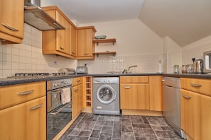 Standard Apartment, 2 Bedrooms (Dalry Gait) | Private kitchen