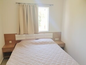 Superior Apartment | Desk, blackout drapes, soundproofing, iron/ironing board - Villa Olive Grove (Rhodes)