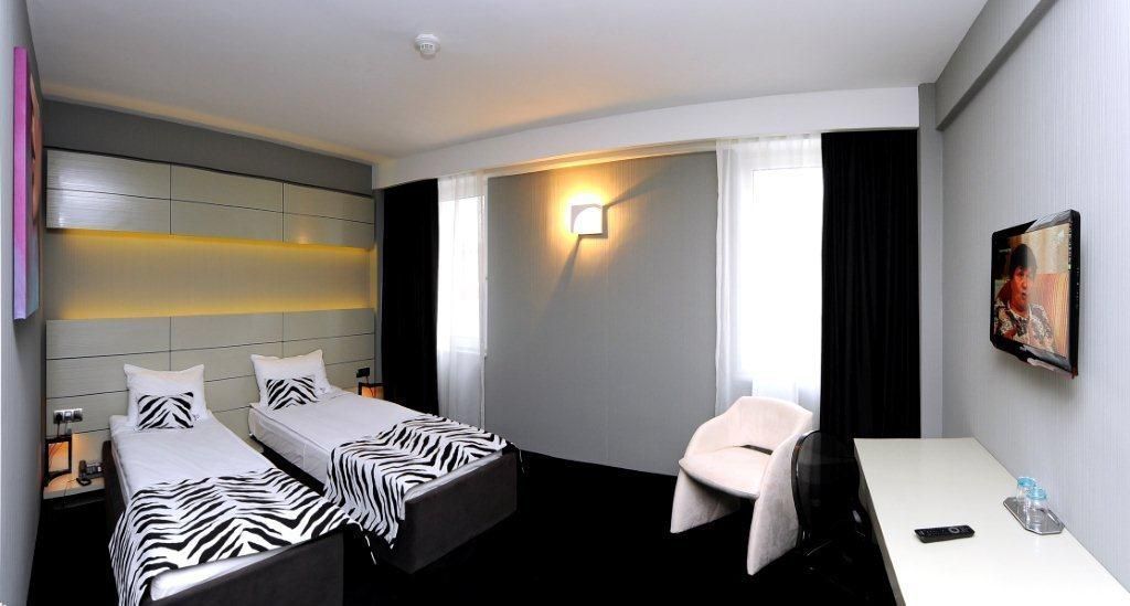 business double or twin room | 1 bedroom, hypo-allergenic bedding, minibar, in-room safe