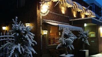 Fachada del alojamiento - Noche