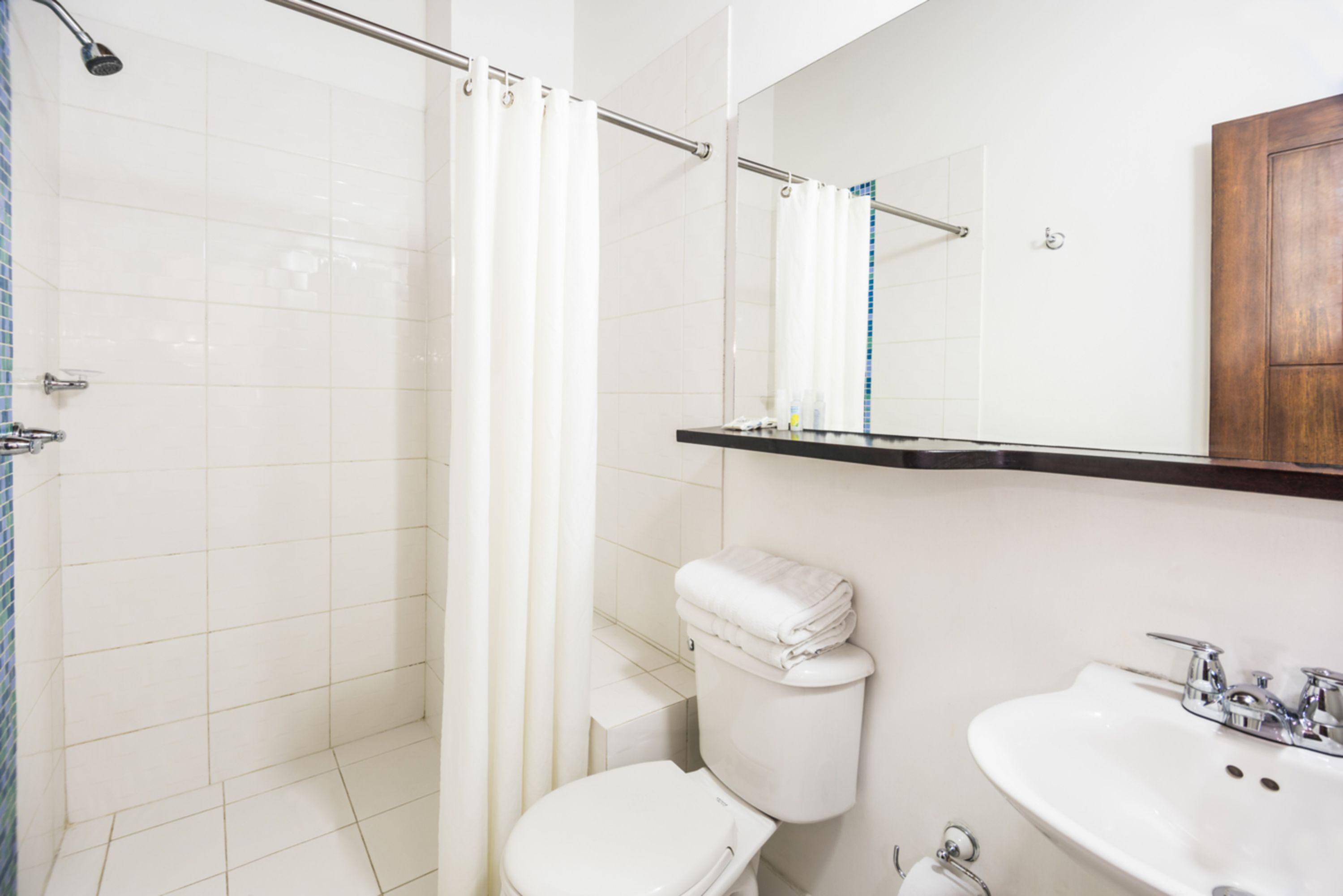 deep-soaking bathtub, free toiletries, hair dryer, towels