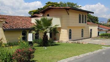 Bagian depan properti