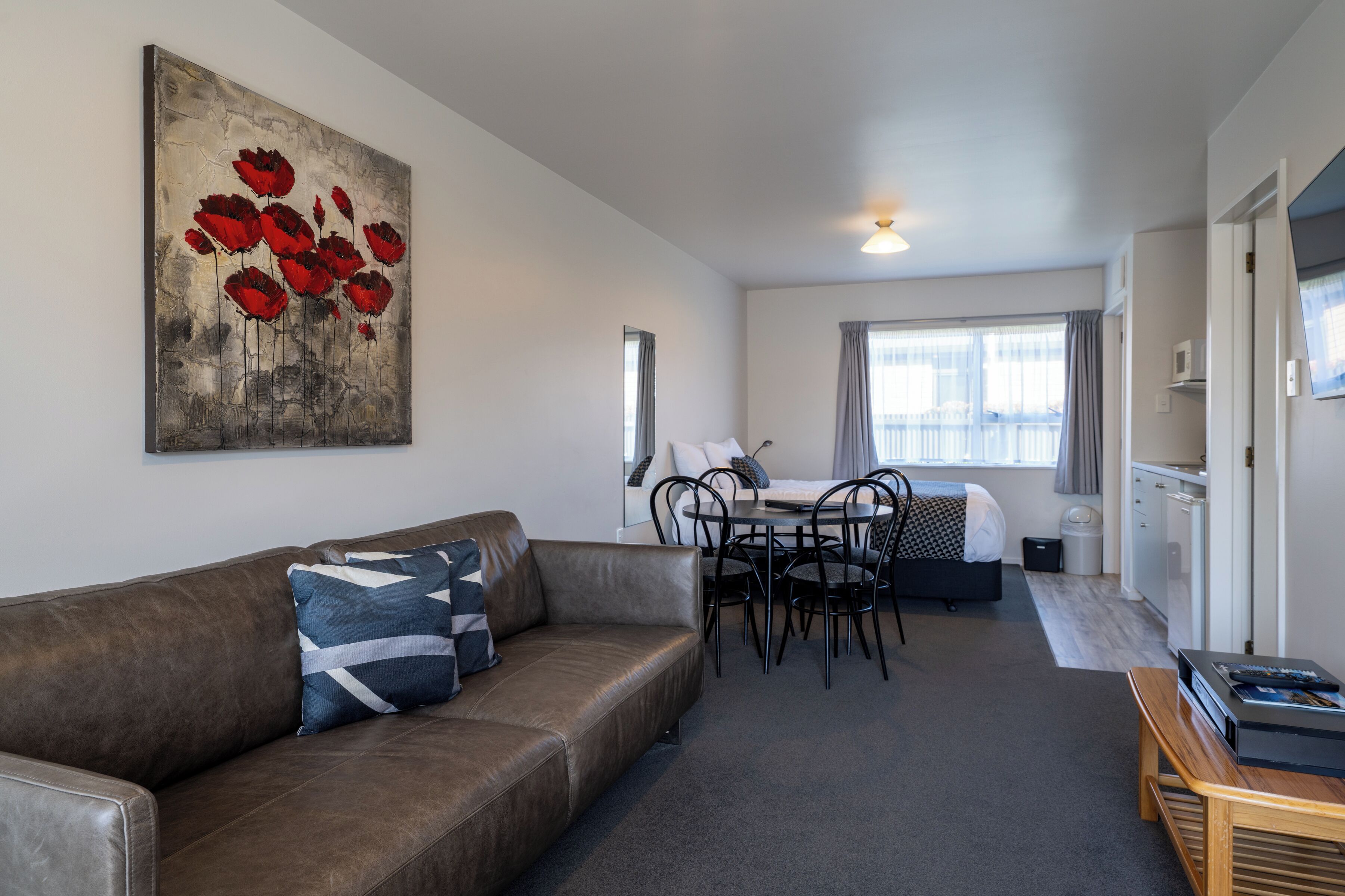 Suite, Multiple Beds | Living area