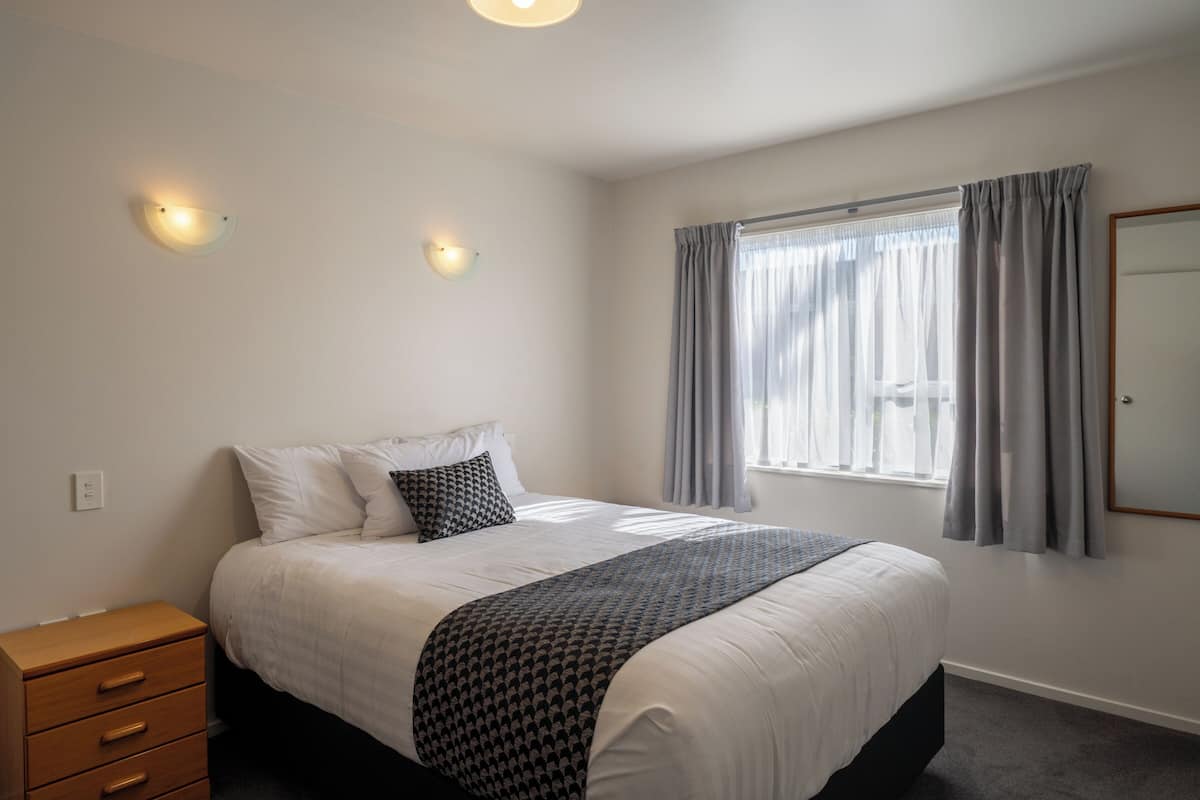 Two Bedroom | Iron/ironing board, cots/infant beds, free WiFi, bed sheets