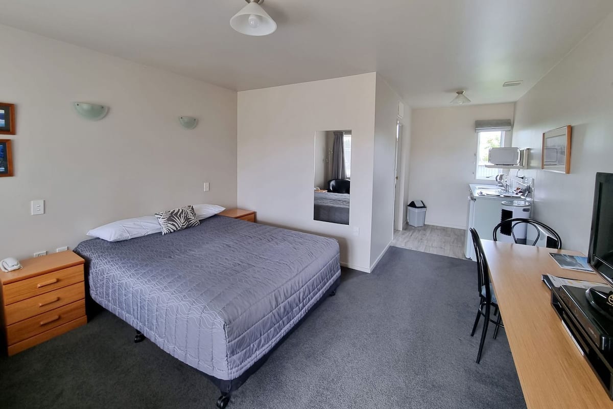 Fer et planche à repasser, lit de bébé (supplément)