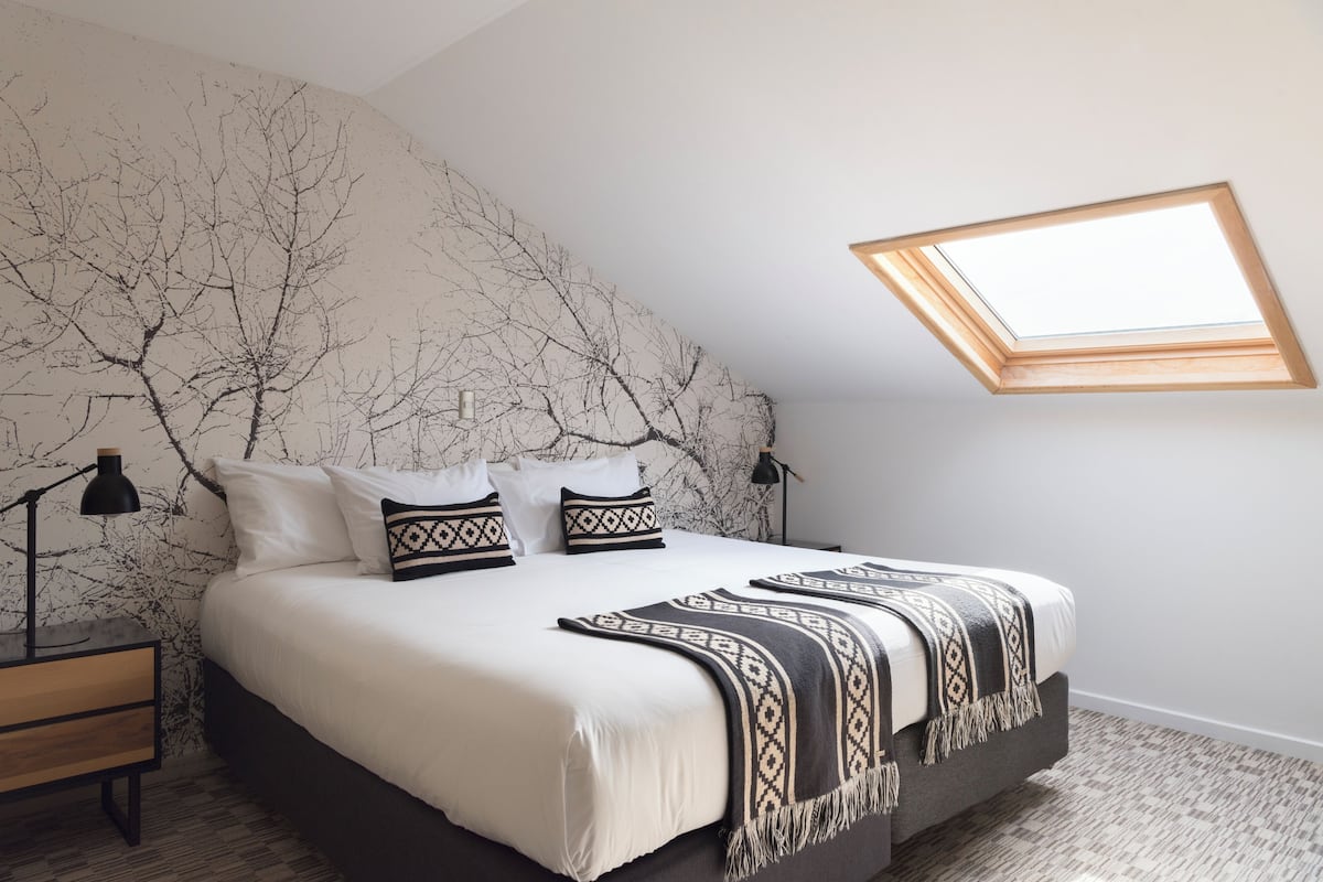Classic Double or Twin Room, Mountain View | Premium bedding, down comforters, pillowtop beds, minibar