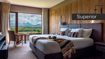 Superior Double or Twin Room, Mountain View | Peralatan tempat tidur premium, gebar bulu kapas, tilam berlapik