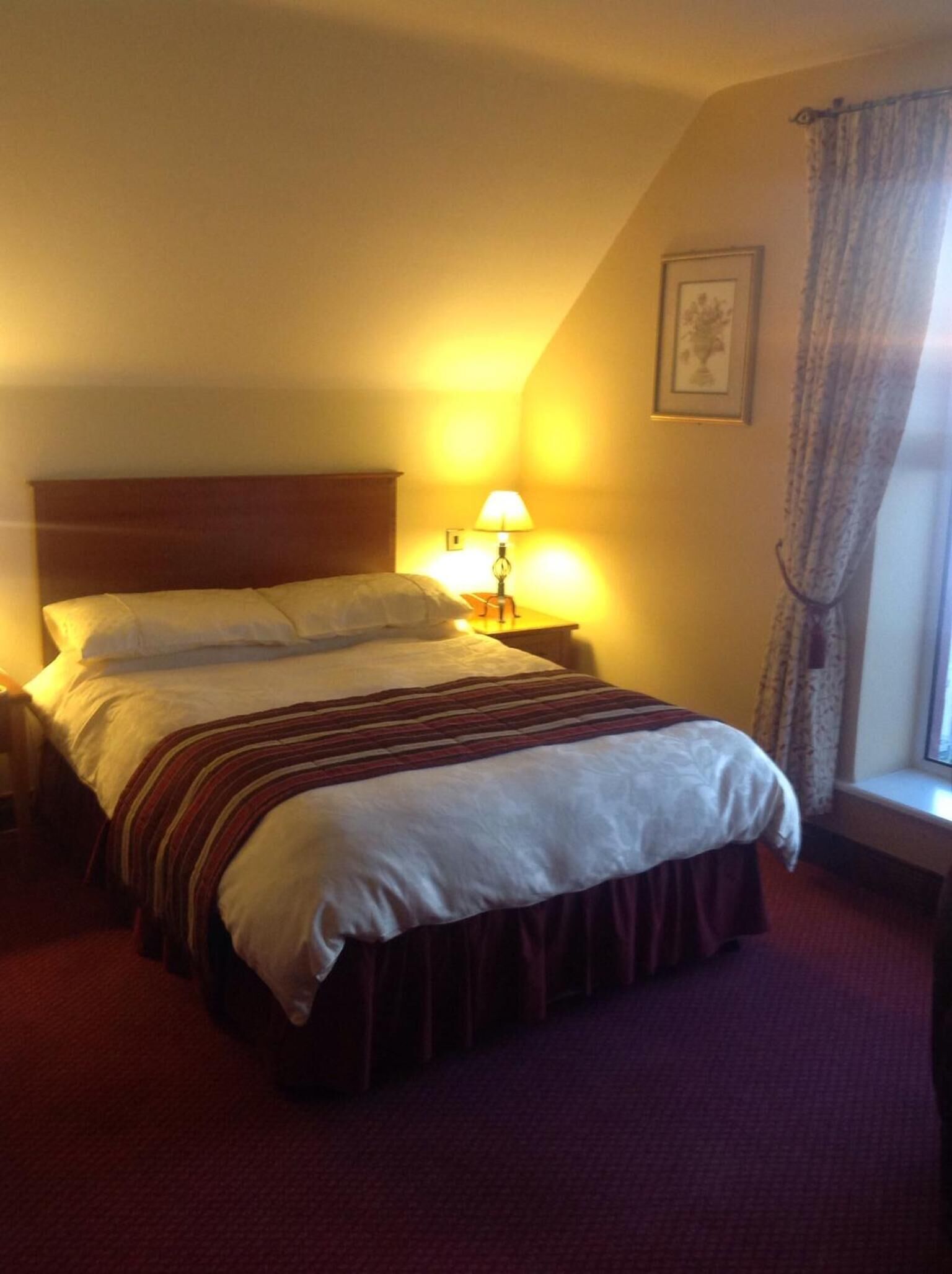 in-room safe, desk, soundproofing, free wifi