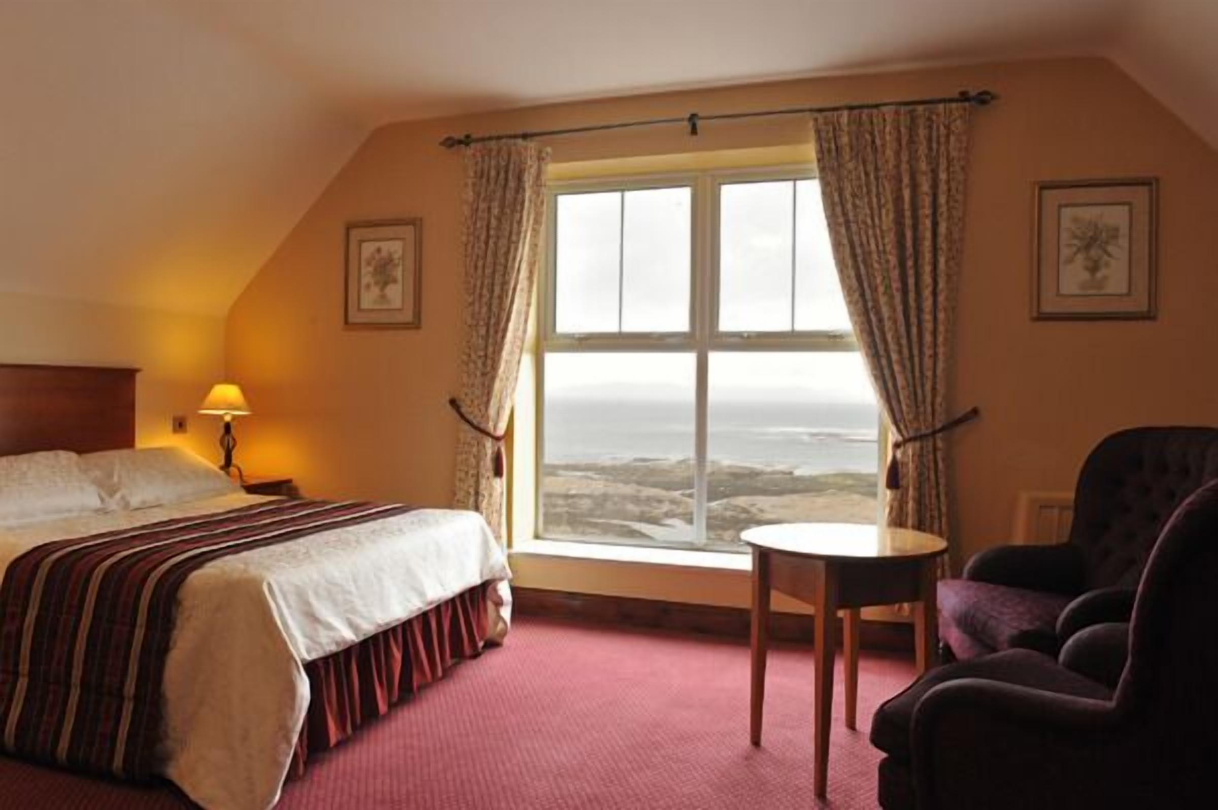 double room, sea view | in-room safe, desk, soundproofing, free wifi
