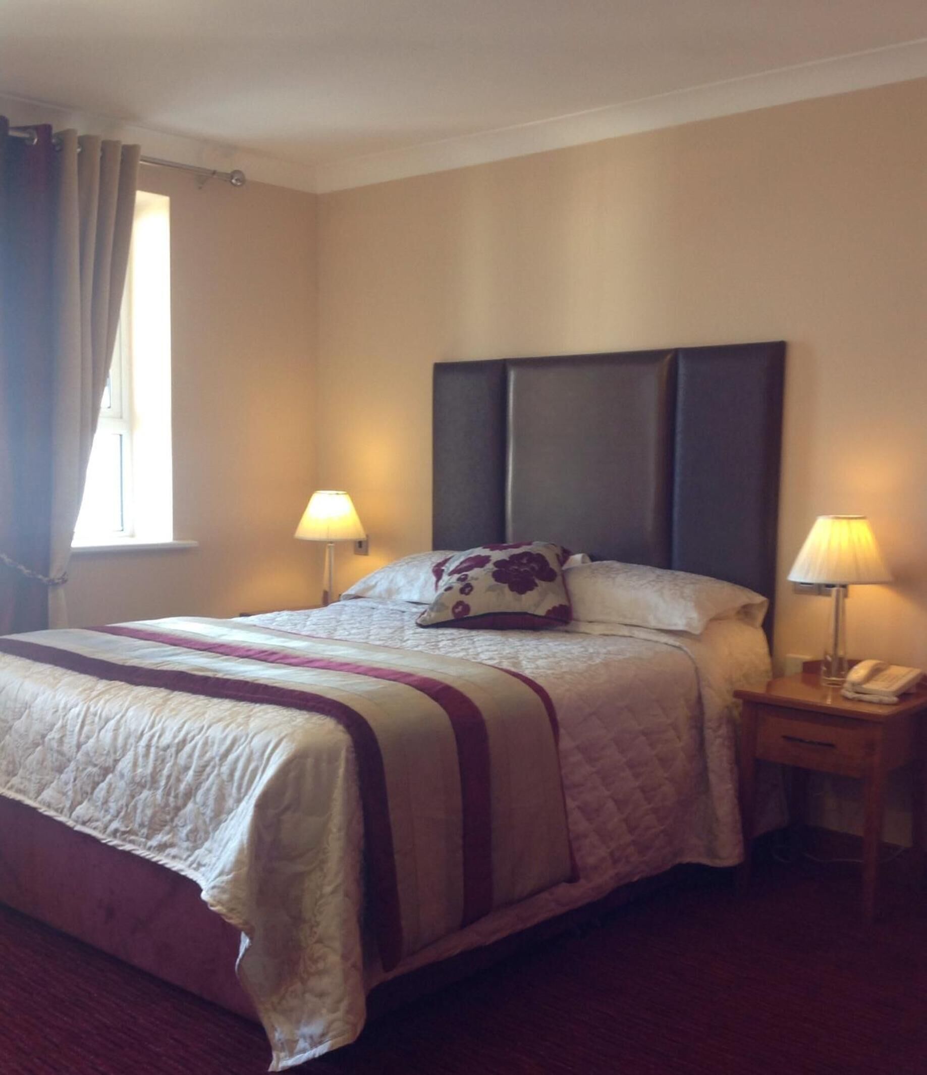 in-room safe, desk, soundproofing, free wifi