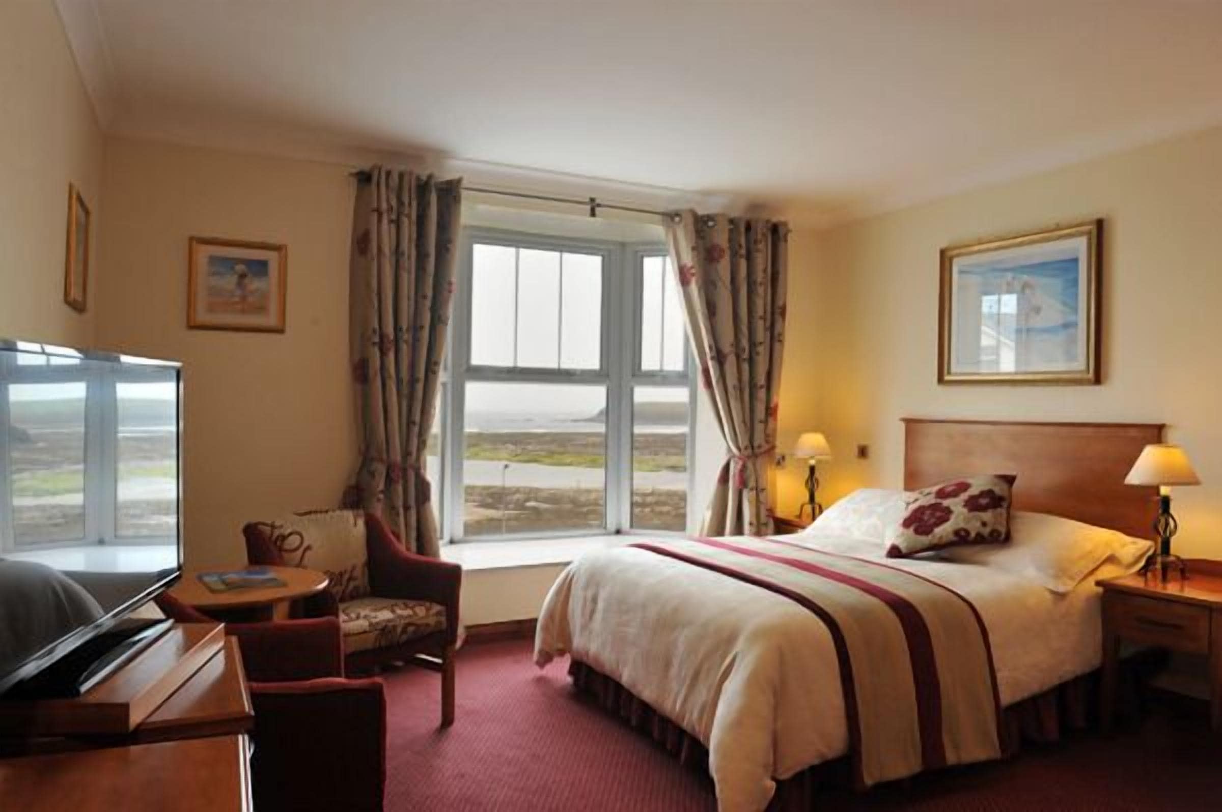 double room, sea view | in-room safe, desk, soundproofing, free wifi