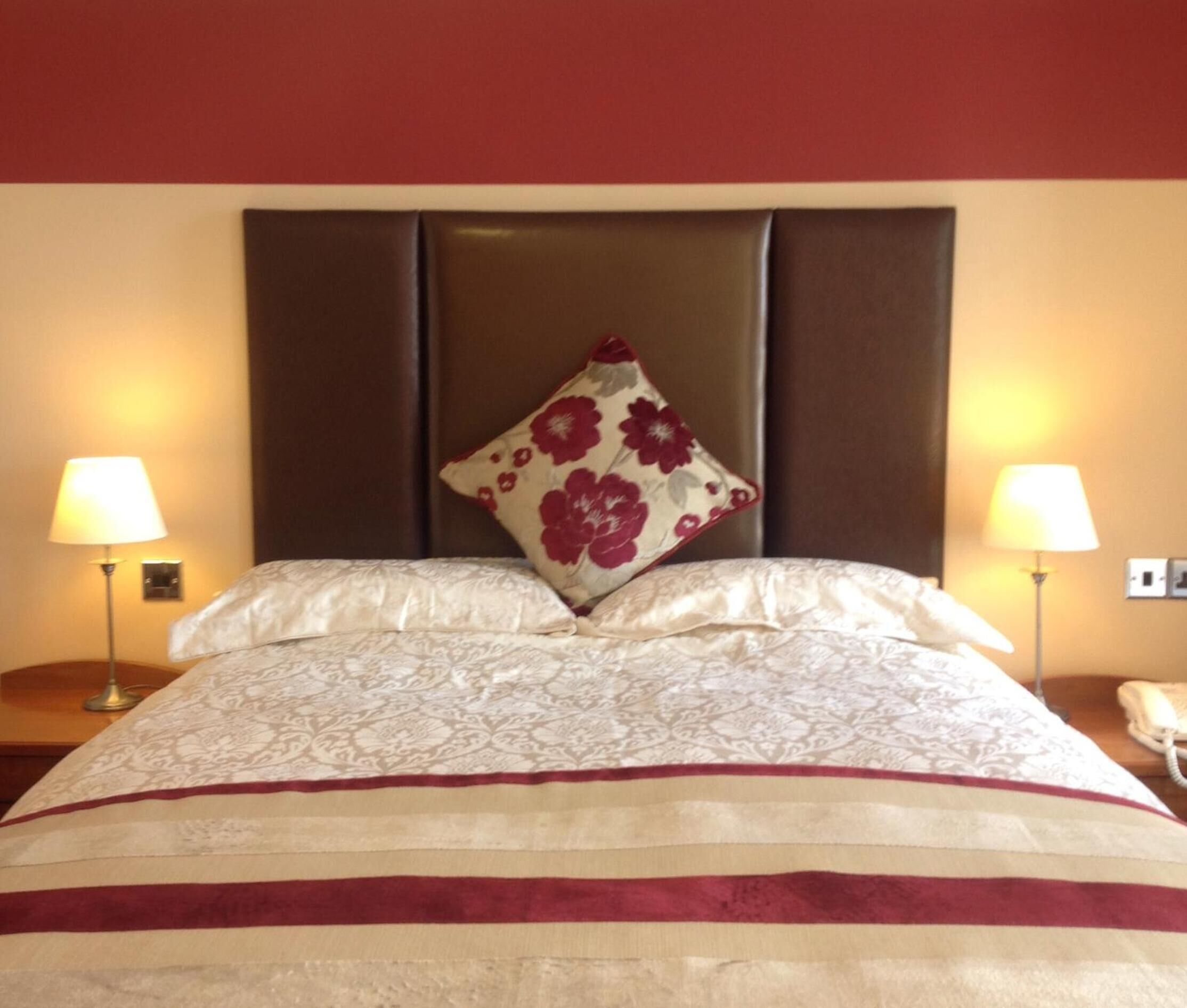 in-room safe, desk, soundproofing, free wifi