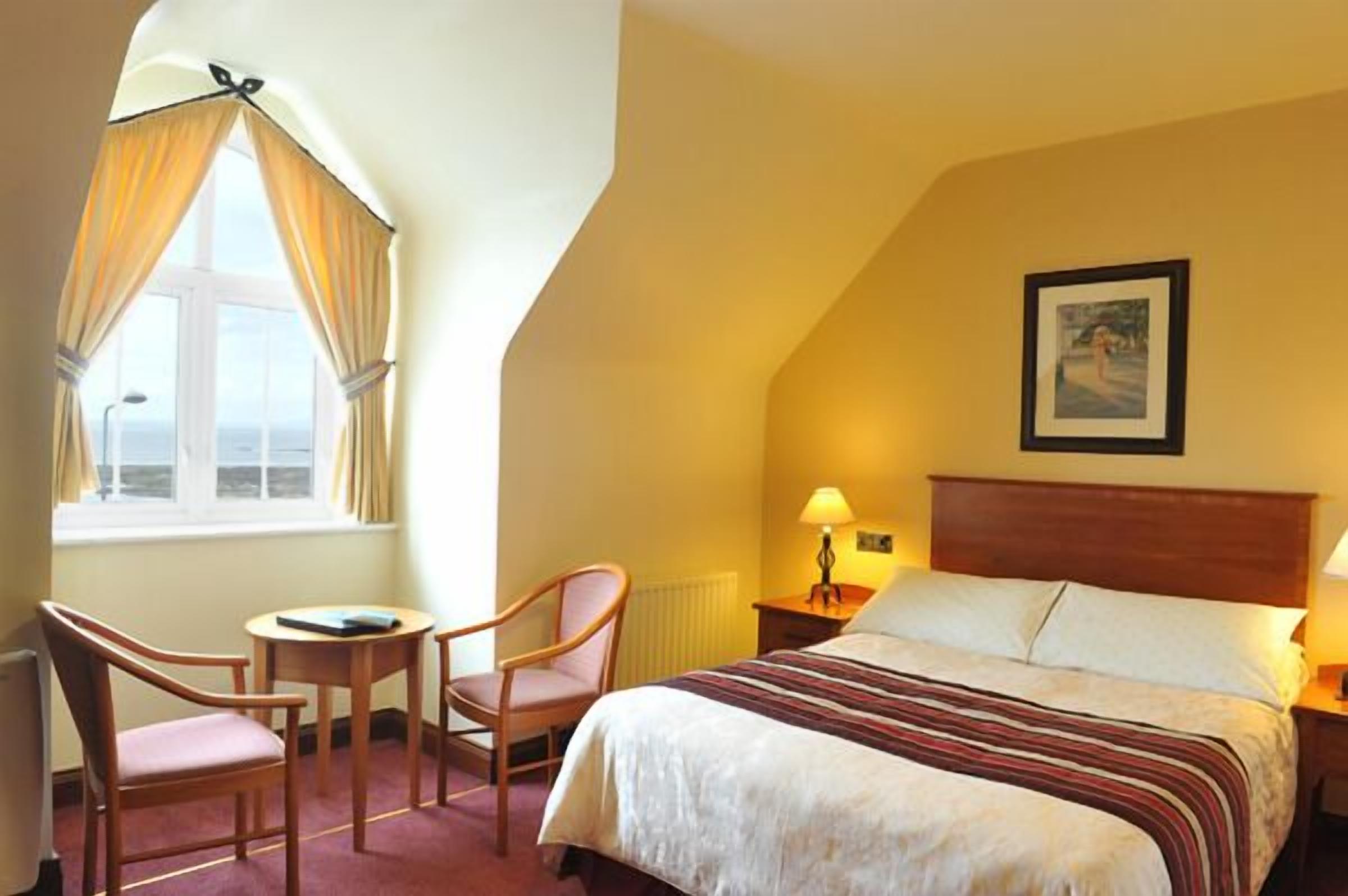 double room, sea view | in-room safe, desk, soundproofing, free wifi