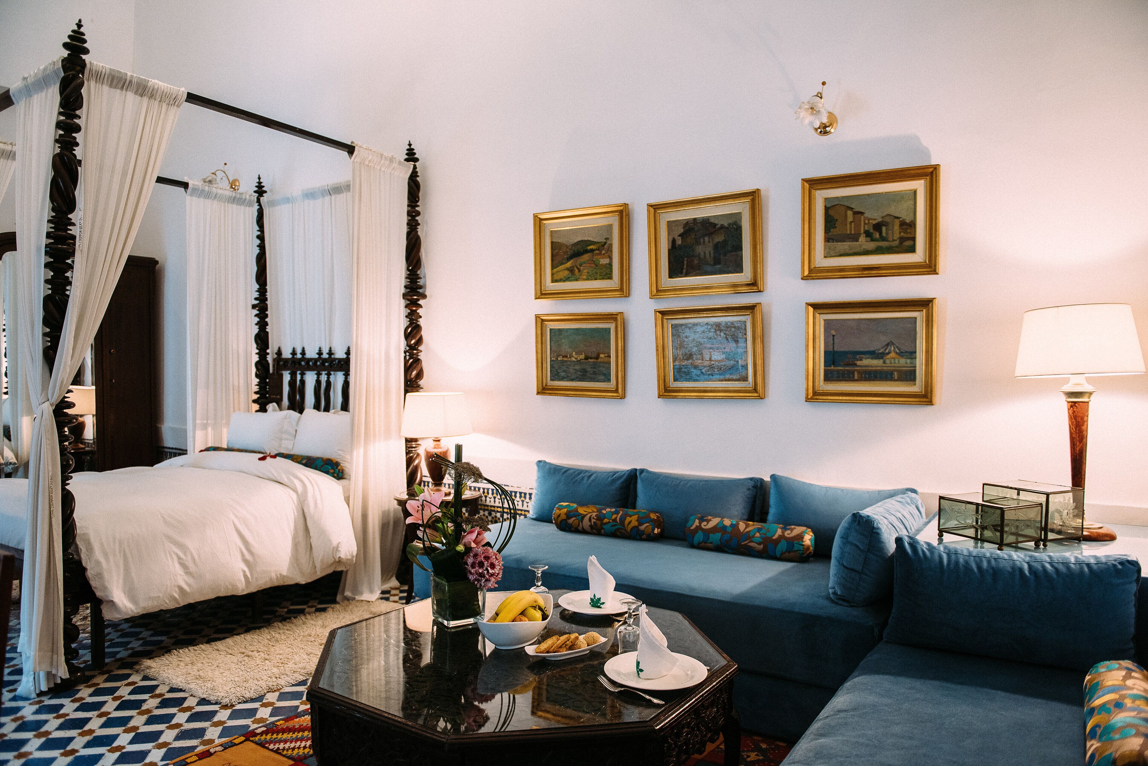 deluxe room | living area | tv