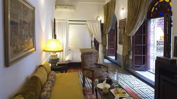 Habitación Deluxe | Sábanas italianas Frette, colchones Select Comfort, minibar