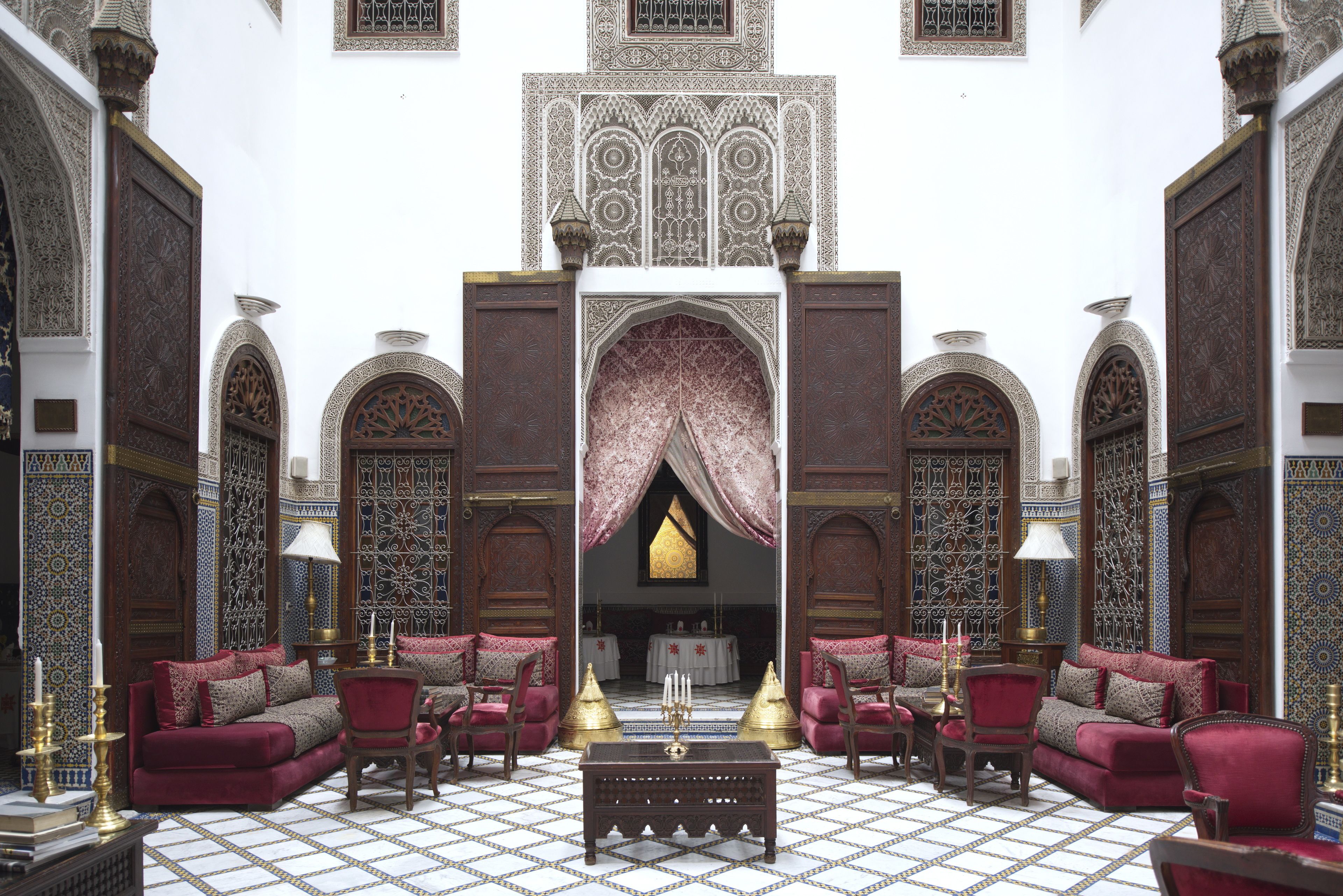 breakfast, lunch, dinner served; al fresco dining