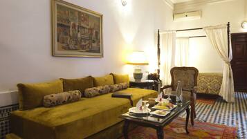 Deluxe Room | 1 bedroom, Frette Italian sheets, Select Comfort beds, minibar