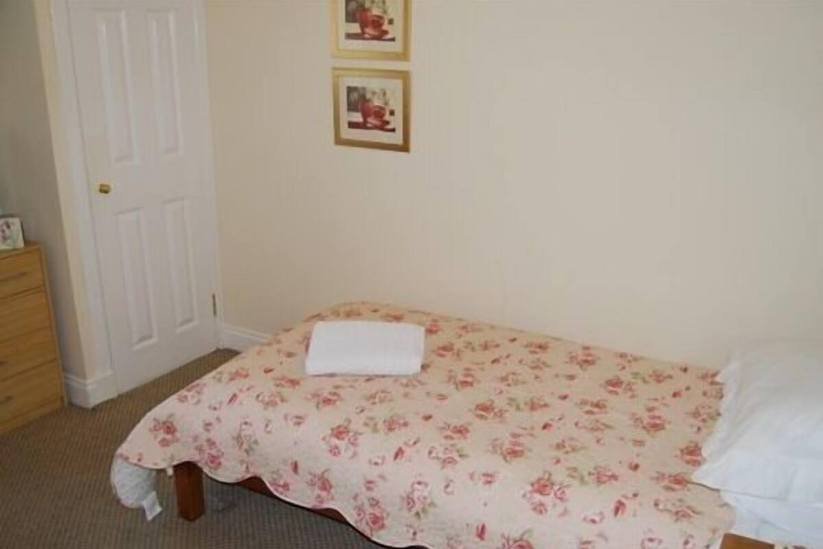 Desk, iron/ironing board, free WiFi