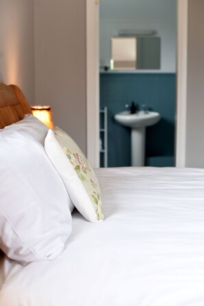 Double or Twin Room, Ensuite | Desk, iron/ironing board, free WiFi - Dungimmon House (Ballyconnell)