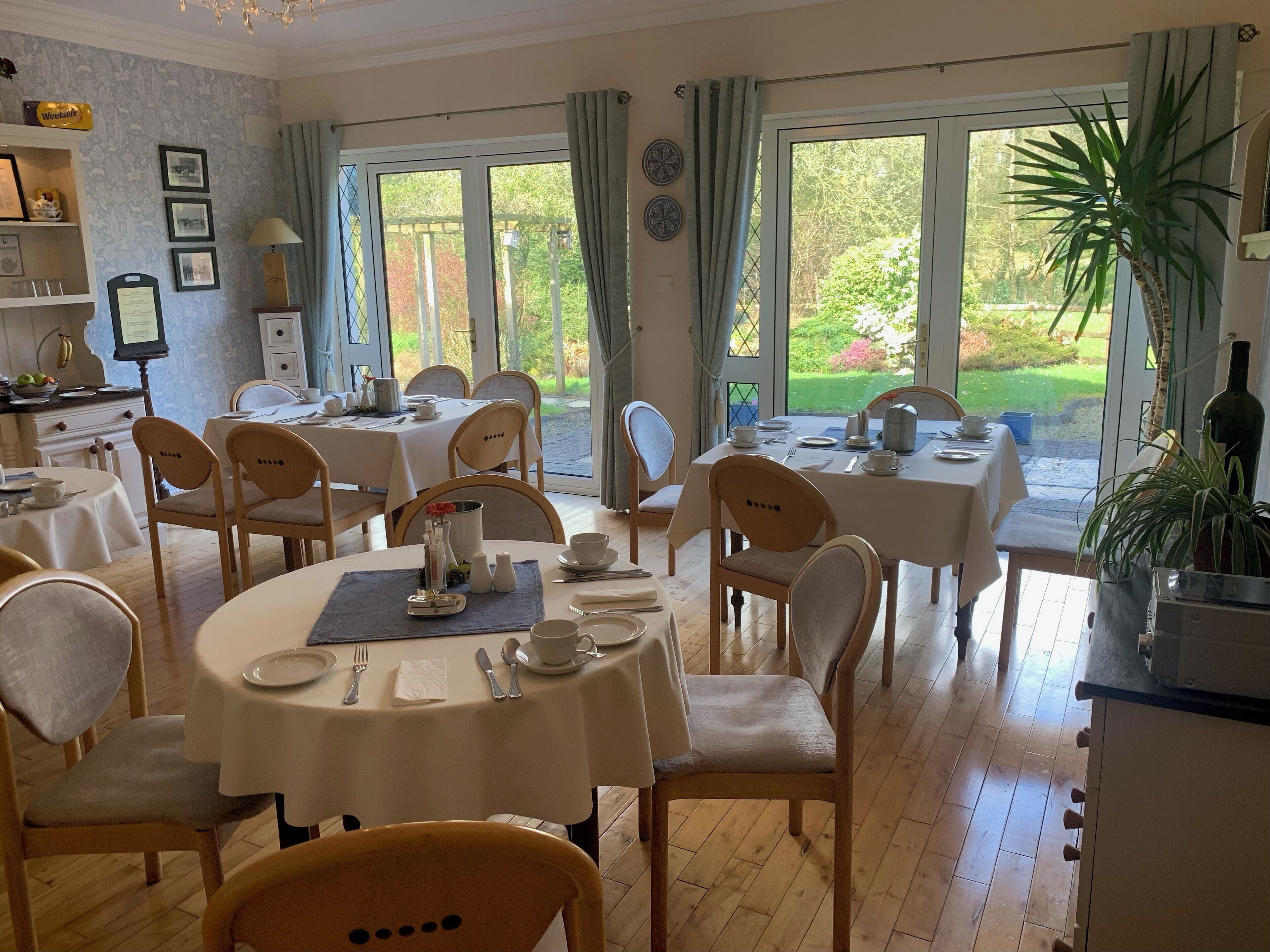 Daily full breakfast for a fee