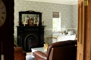 Lounge - Dungimmon House (Ballyconnell)