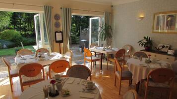 Daily full breakfast for a fee