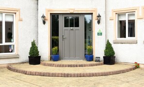 Property entrance - Dungimmon House (Ballyconnell)