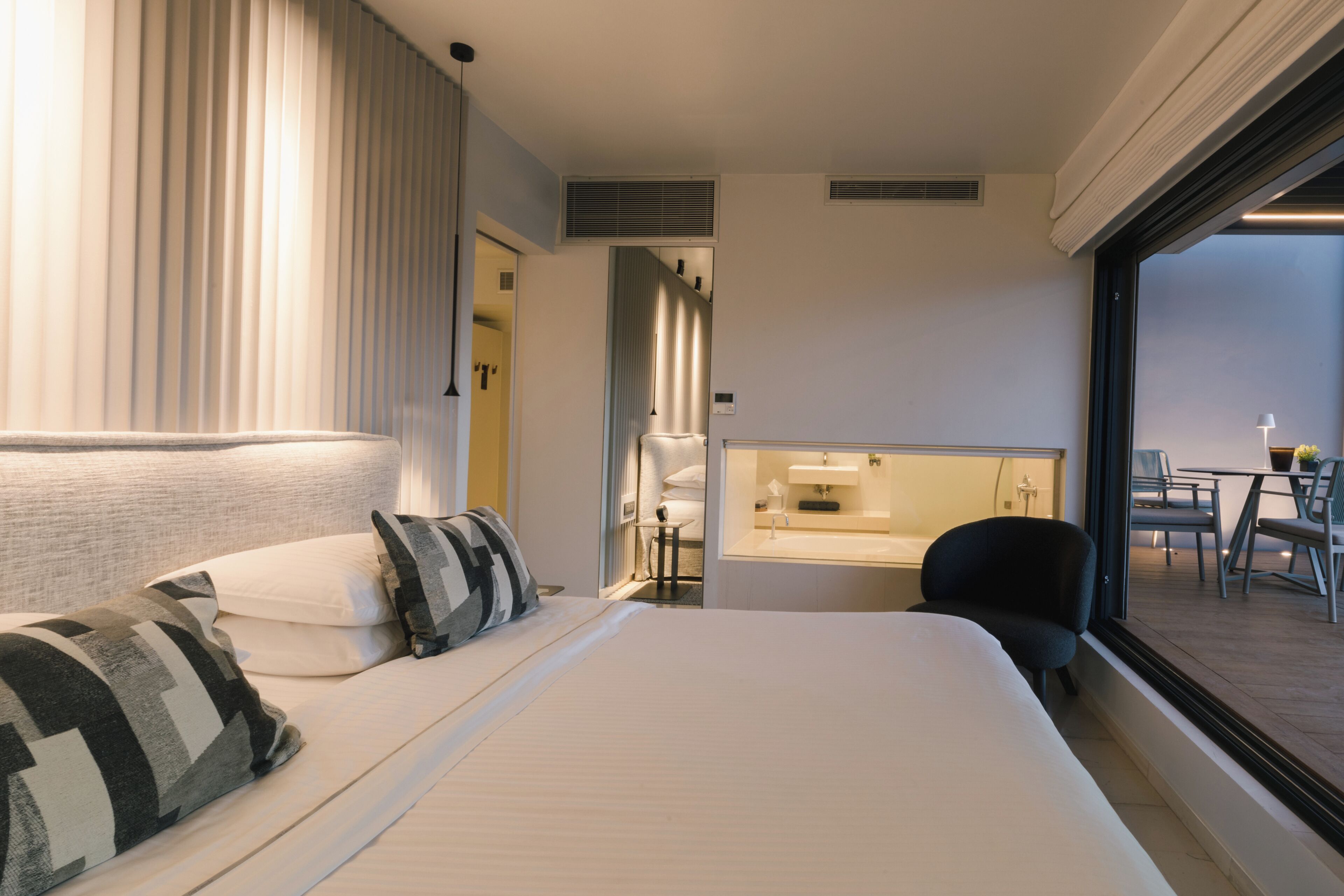 Superior Suite | Premium bedding, memory foam beds, minibar, in-room safe