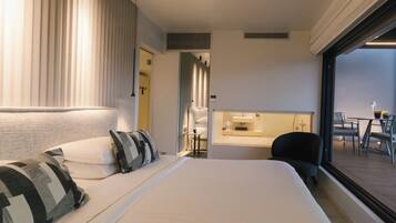 Superior Suite | Premium bedding, memory foam beds, minibar, in-room safe